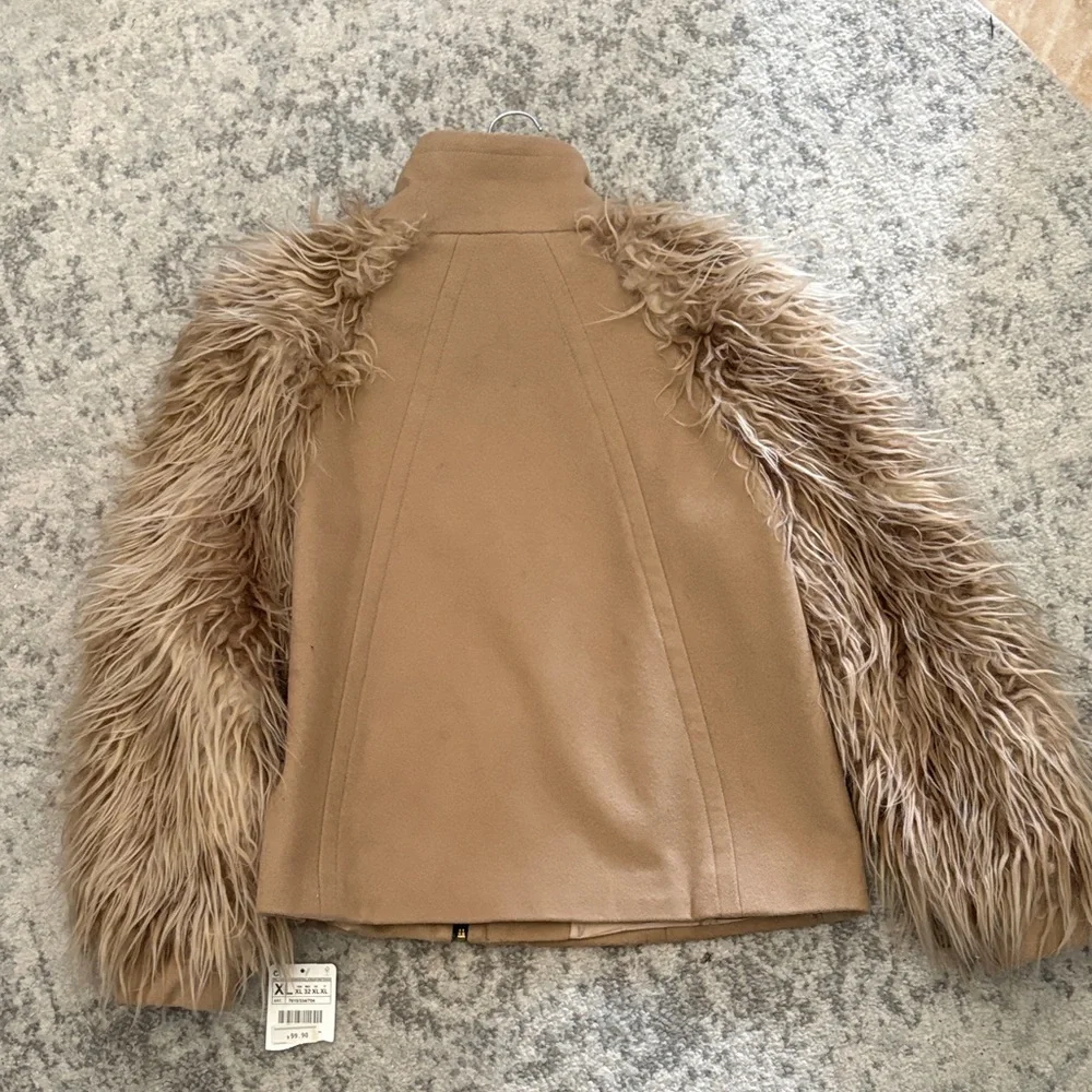 Zara Beige Jacket with Faux Fur Sleeves Unique Statement Piece XL - Picture 3 of 5